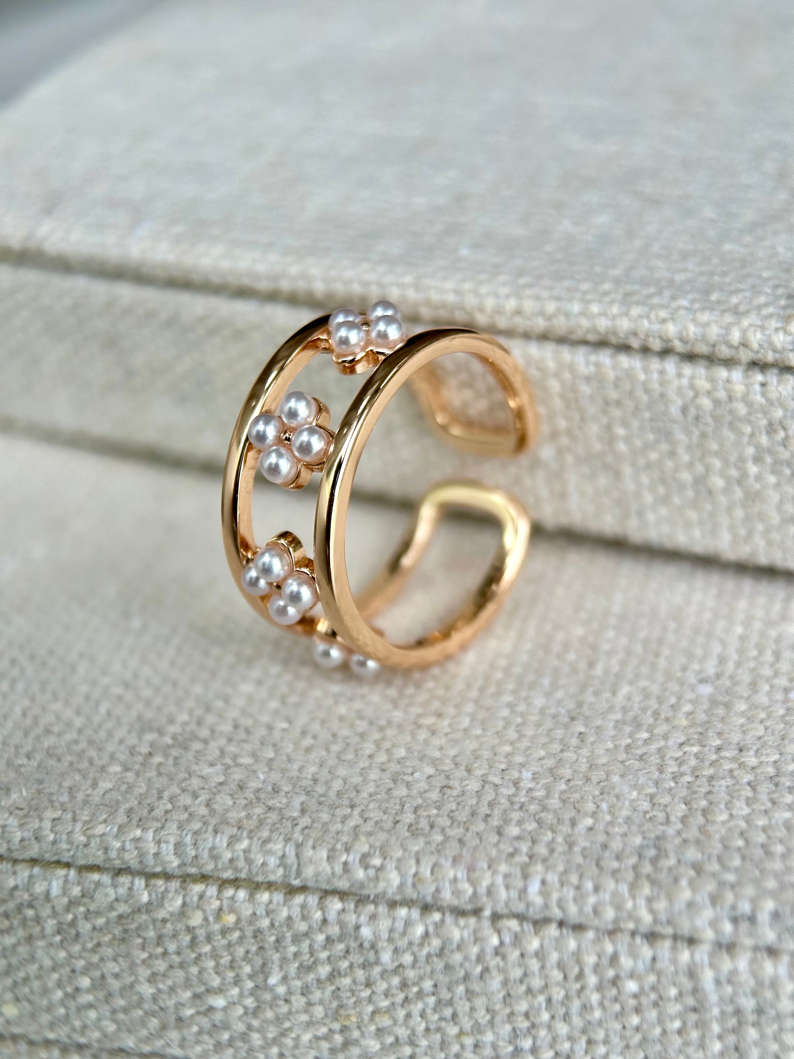 Pearly Floral Ring