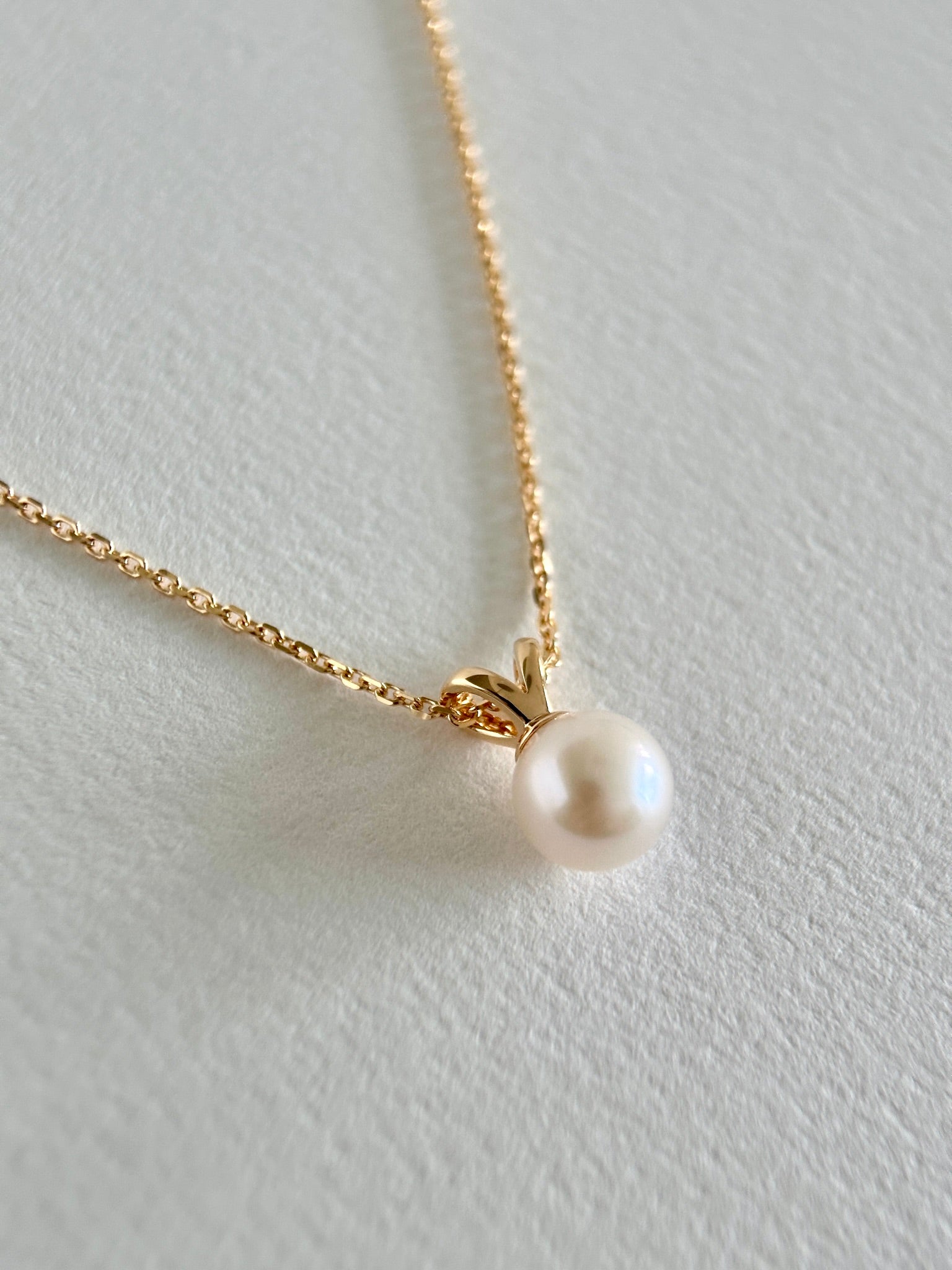 Solitaire Pearl Necklace