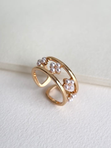 Pearly Floral Ring