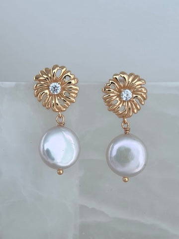 Daisy Pearl Earrings