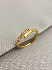 Twirl Ring