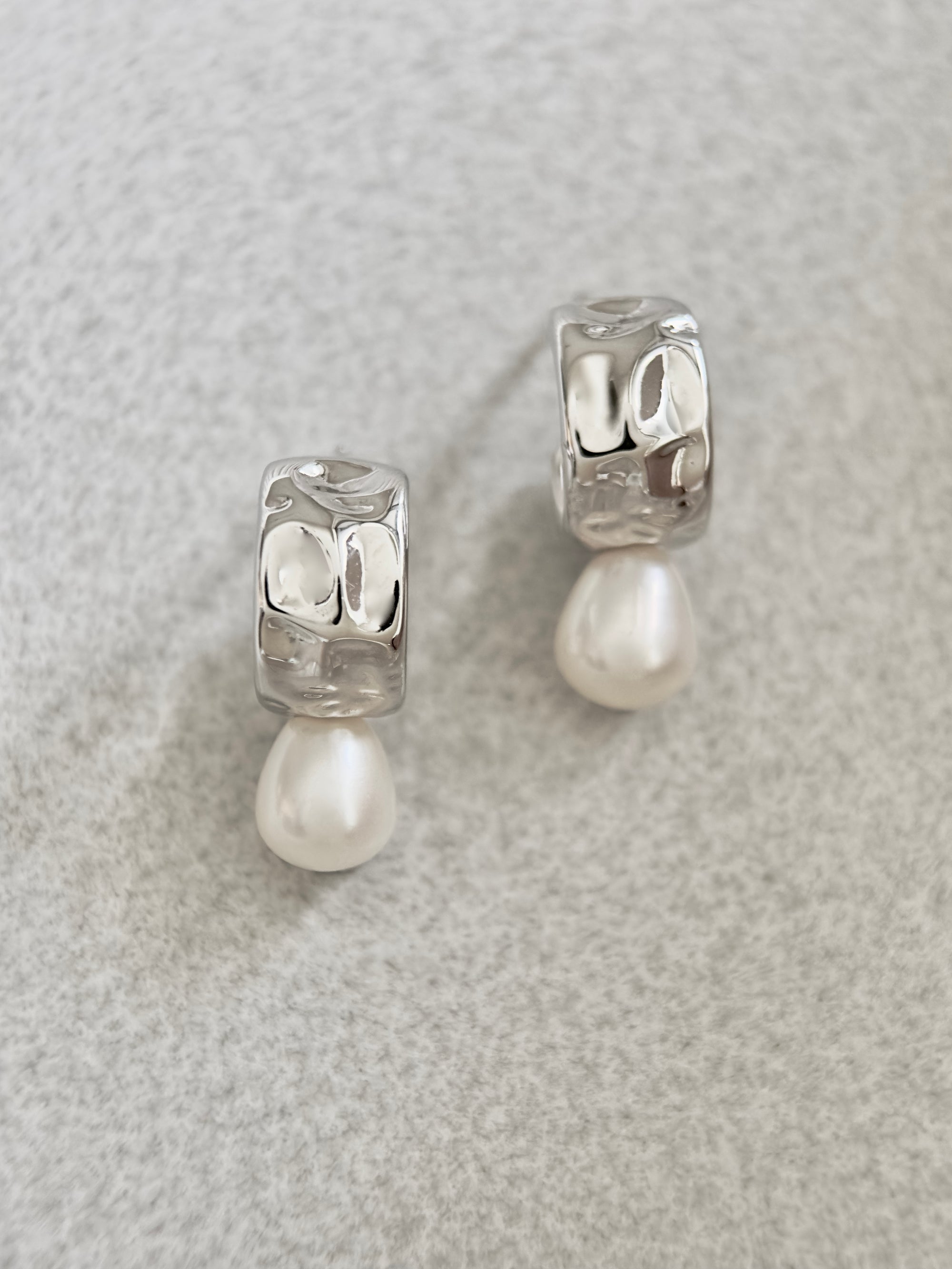 Pearly Waterdrop Earrings