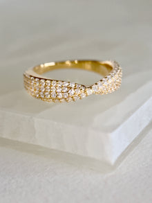 Ribbon Twist Ring