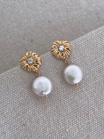 Daisy Pearl Earrings